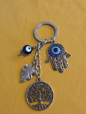 Vintage-Style Talisman Keychain w/Hamsa Hand, Evil Eye, Tree Of Life & The Leaf